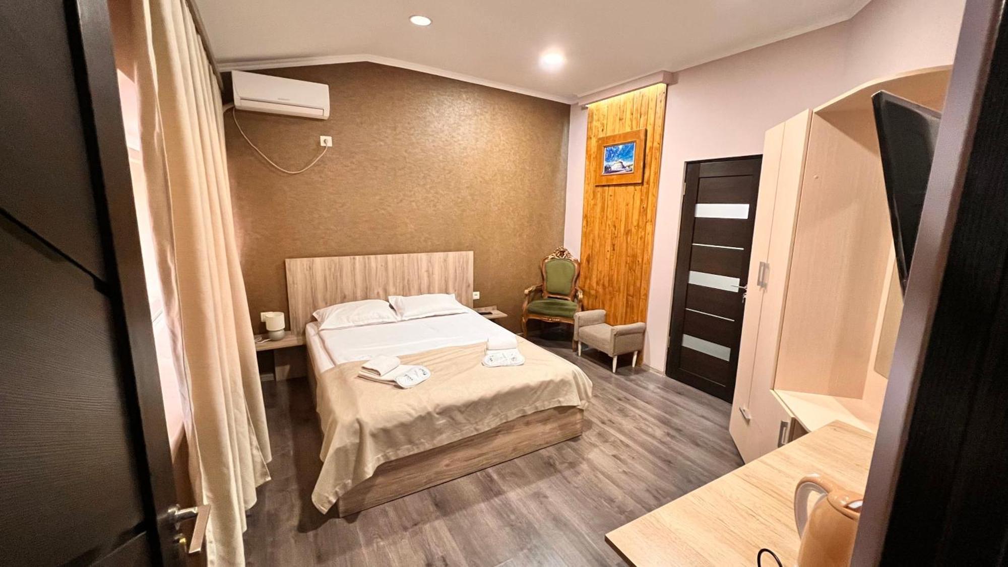 Elross Hotel Γιερεβάν Εξωτερικό φωτογραφία